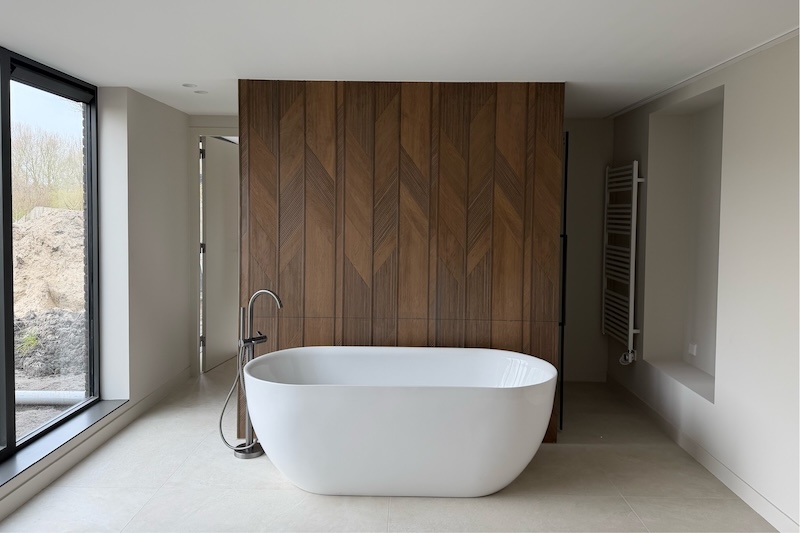 Badkamer en suite in Slaapkamer
