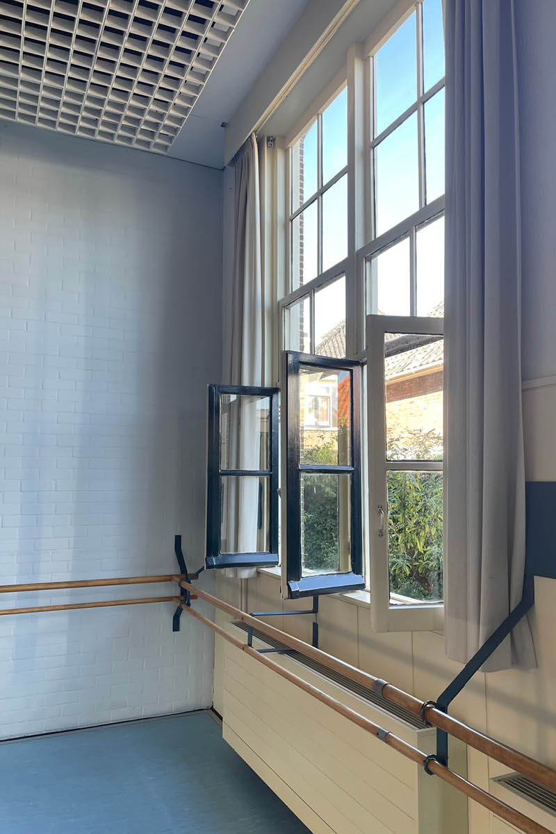 Transformatie_school_tot_woning-Architect3 Schuiframen isoleren in monument
