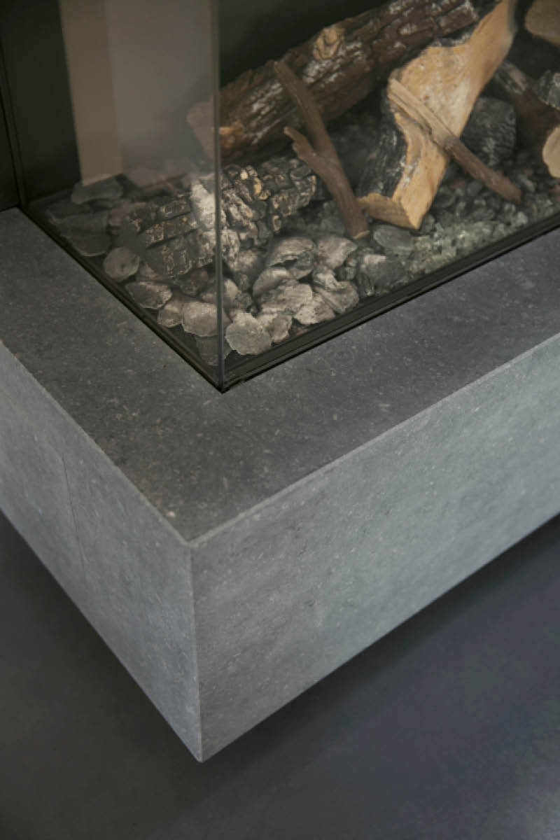 Woonboerderij-haard Haard met natuursteen- interieur maatwerk ontwerp